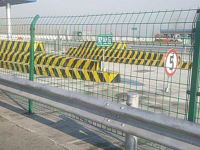 高速公路护栏网如何养护？